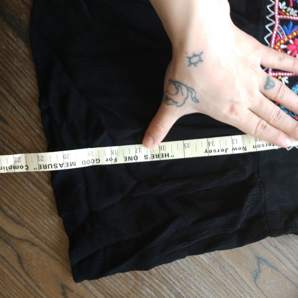 Embroidered top - Picture 4 of 7